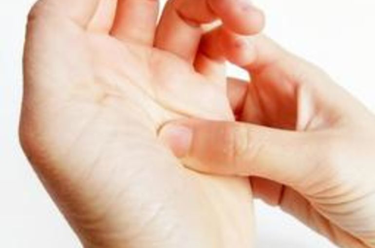 ハンドマッサージ資格リンパ