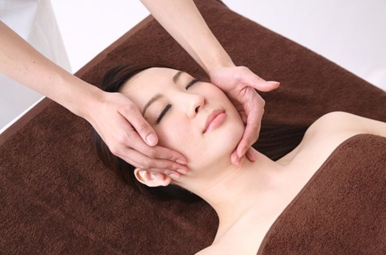 リンパマッサージ小顔銀座